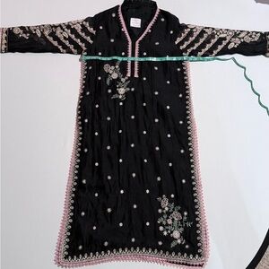 Elegant Black Embroidered Wedding Dress